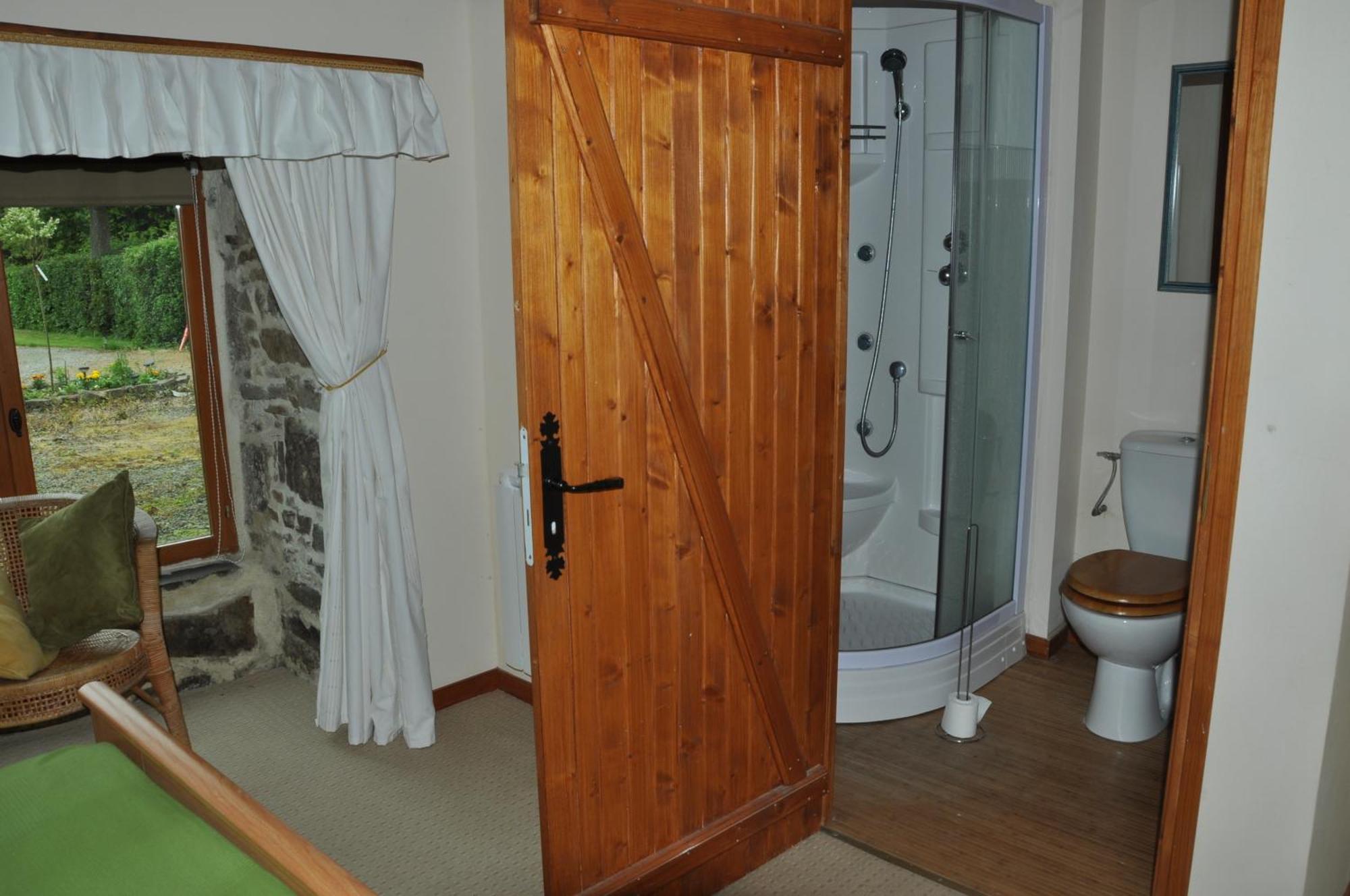 La Ferme De Montaigu Bed & Breakfast Room photo