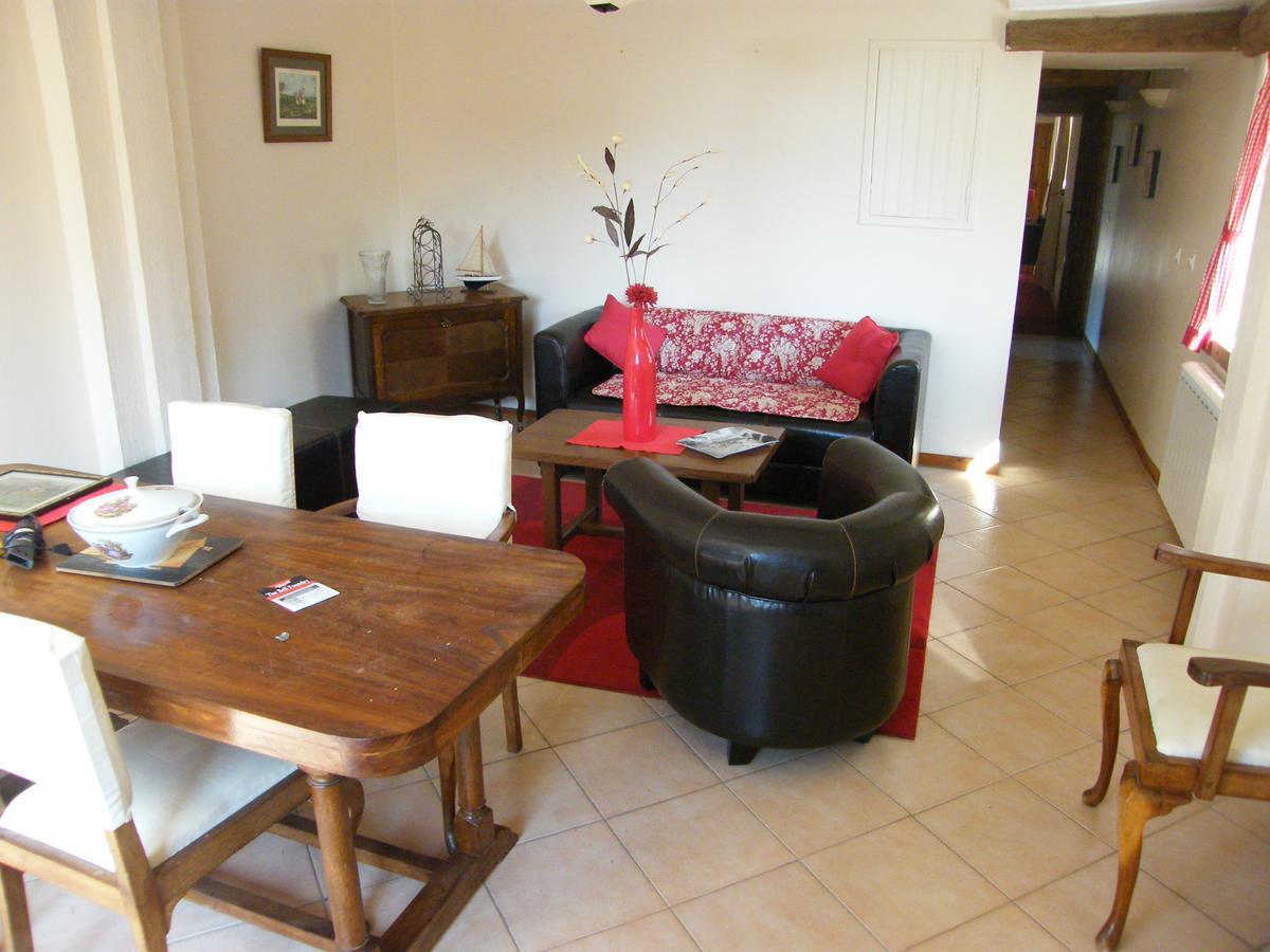 La Ferme De Montaigu Bed & Breakfast Exterior photo