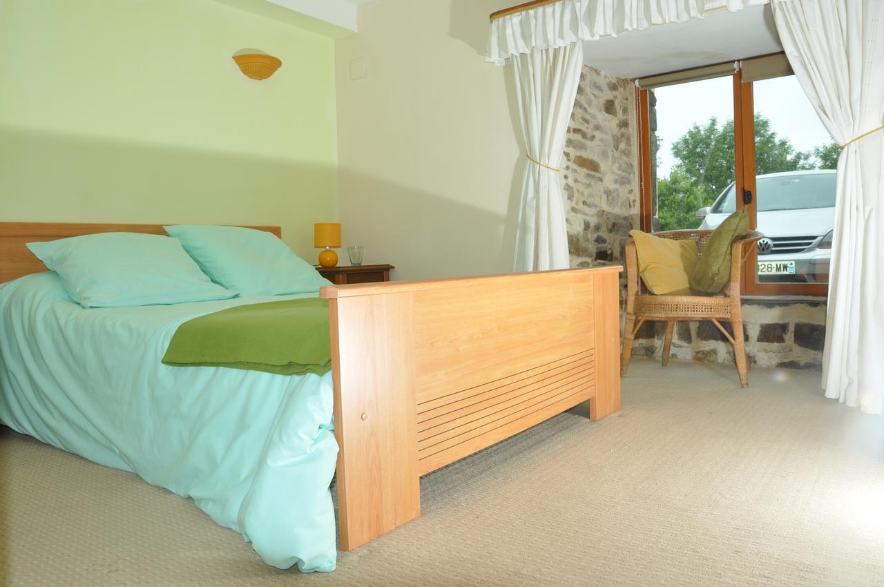La Ferme De Montaigu Bed & Breakfast Room photo